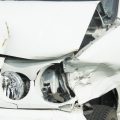 事故車修理はディーラーに依頼しても大丈夫?修理せずに処分すべき基準も解説