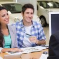 車を購入する時クレジットカードは使えるのか?