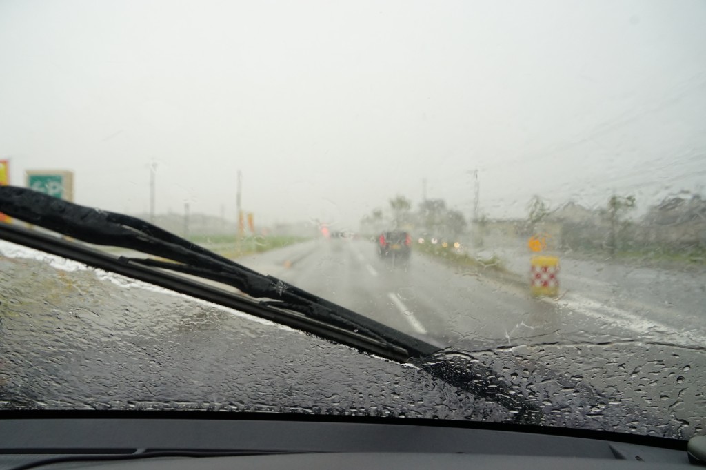 雨の日のワイパー