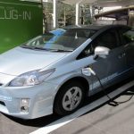 ハイブリッド車の税金はいくら?貰える補助金も解説。