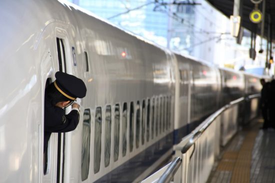 新幹線の車掌