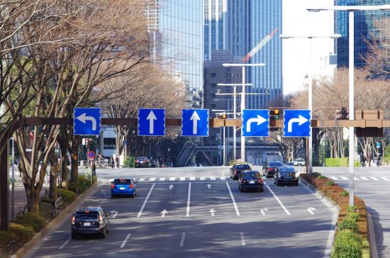 車線の多い道路