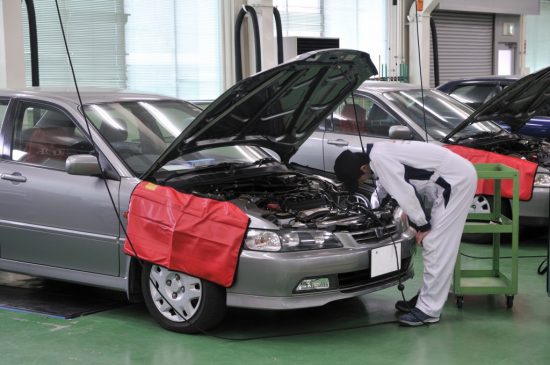 自動車の修理工場