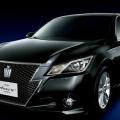 TOYOTA クラウンの中古車買取情報や特徴を解説!